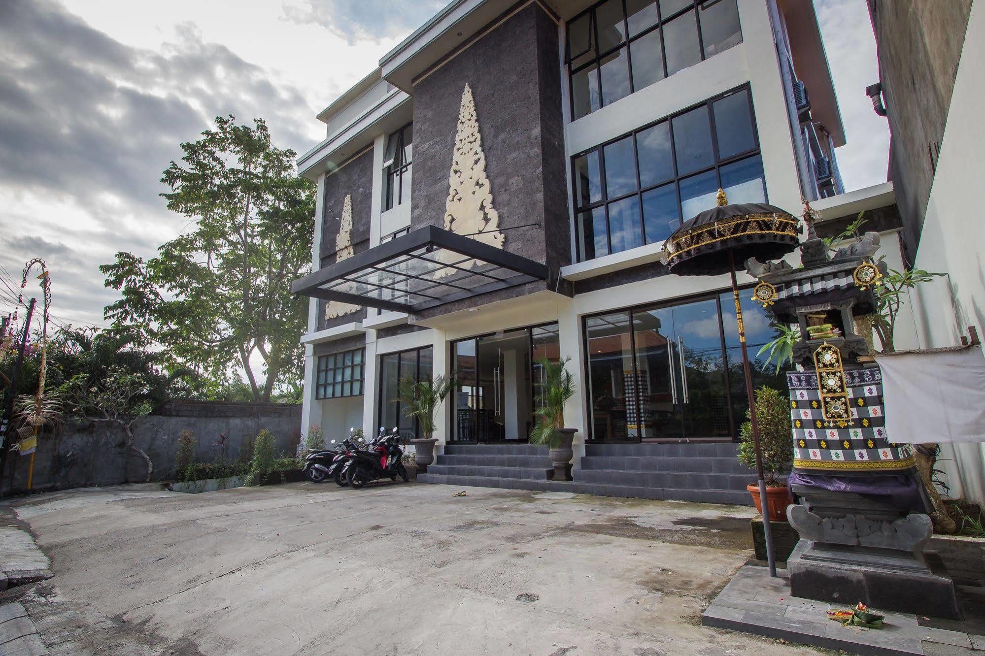 Ivanka Airport Inn Kuta Lombok Zewnętrze zdjęcie