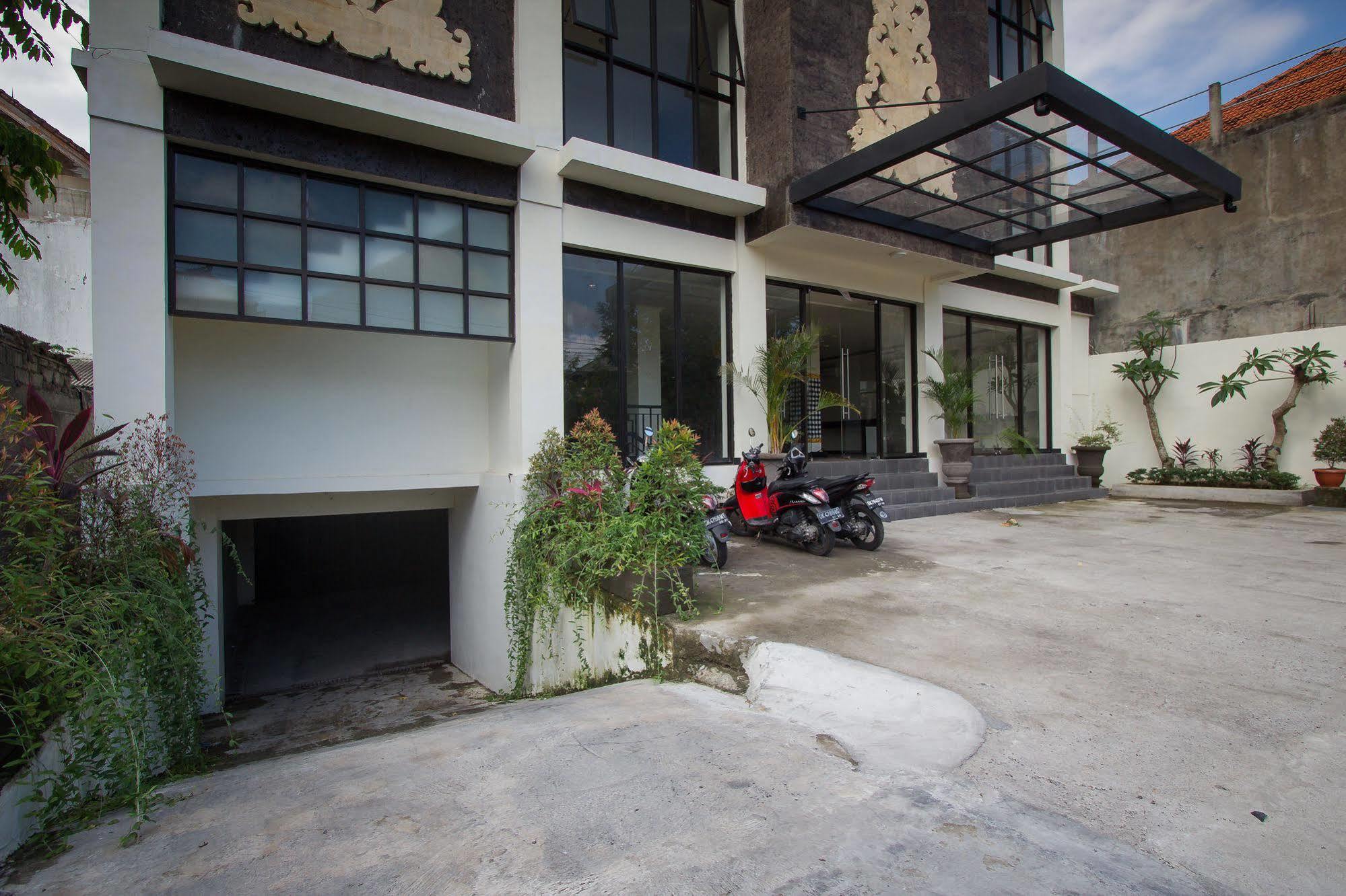 Ivanka Airport Inn Kuta Lombok Zewnętrze zdjęcie