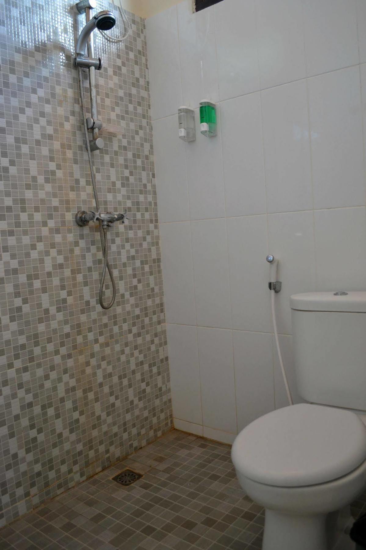Ivanka Airport Inn Kuta Lombok Zewnętrze zdjęcie