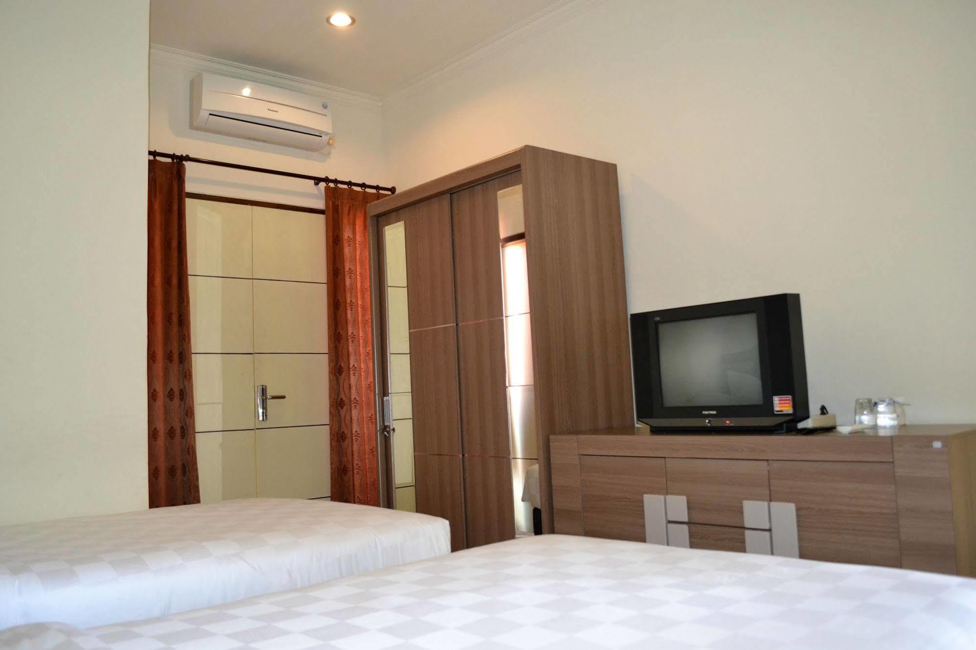Ivanka Airport Inn Kuta Lombok Zewnętrze zdjęcie