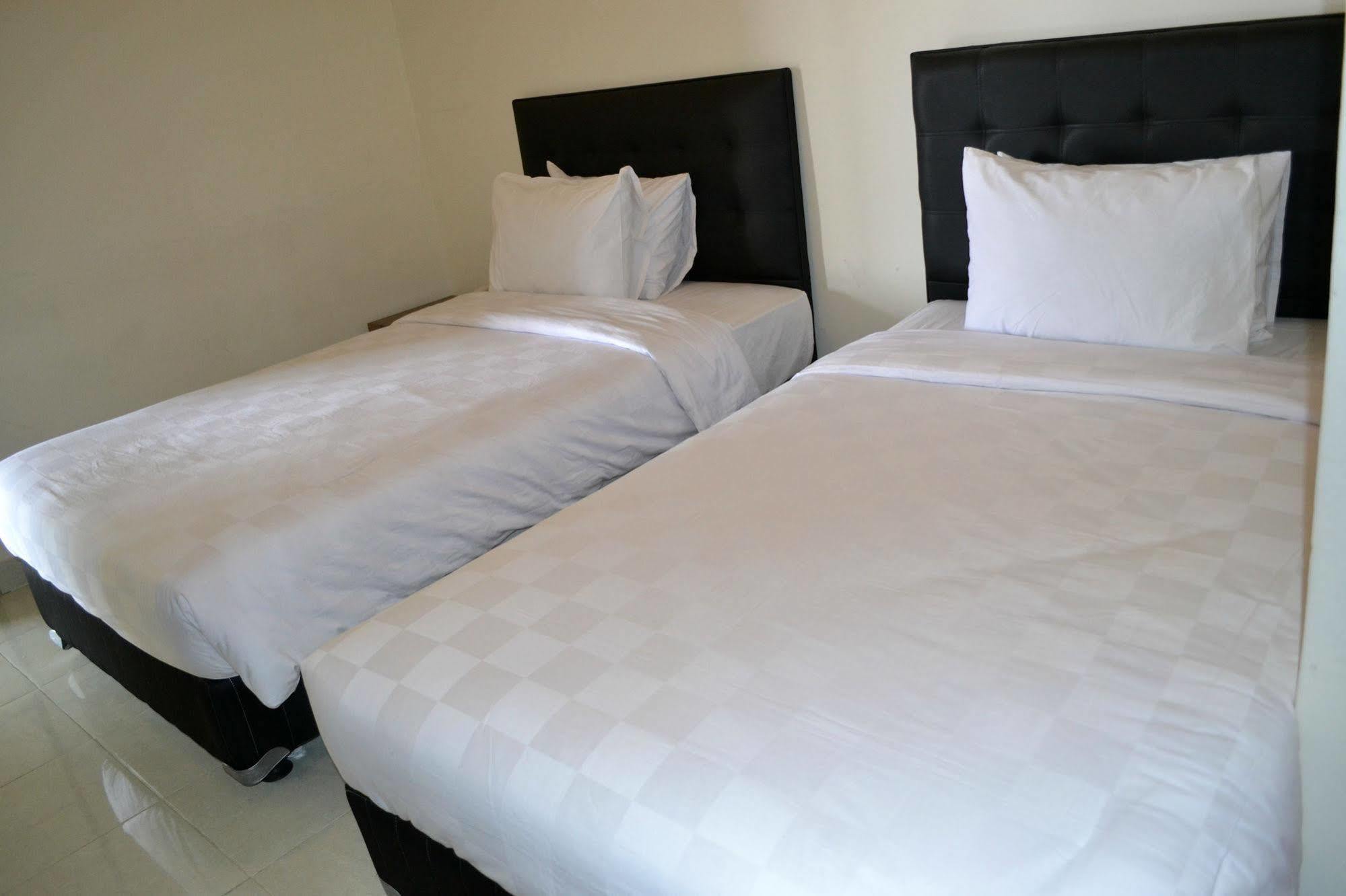 Ivanka Airport Inn Kuta Lombok Zewnętrze zdjęcie