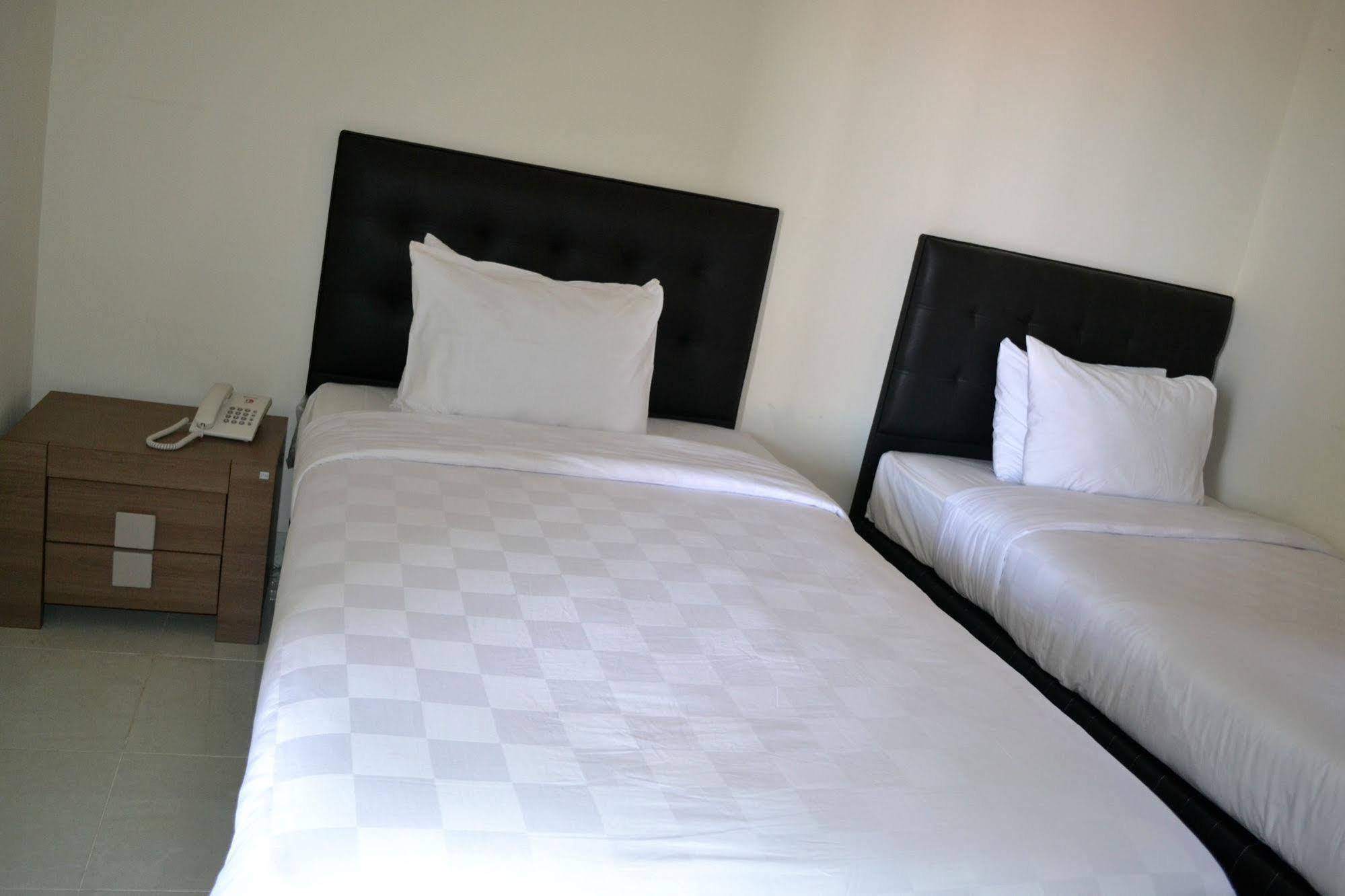 Ivanka Airport Inn Kuta Lombok Zewnętrze zdjęcie