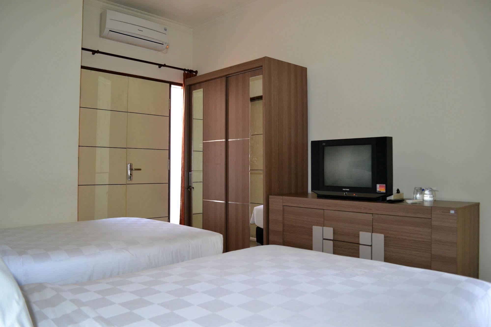 Ivanka Airport Inn Kuta Lombok Zewnętrze zdjęcie