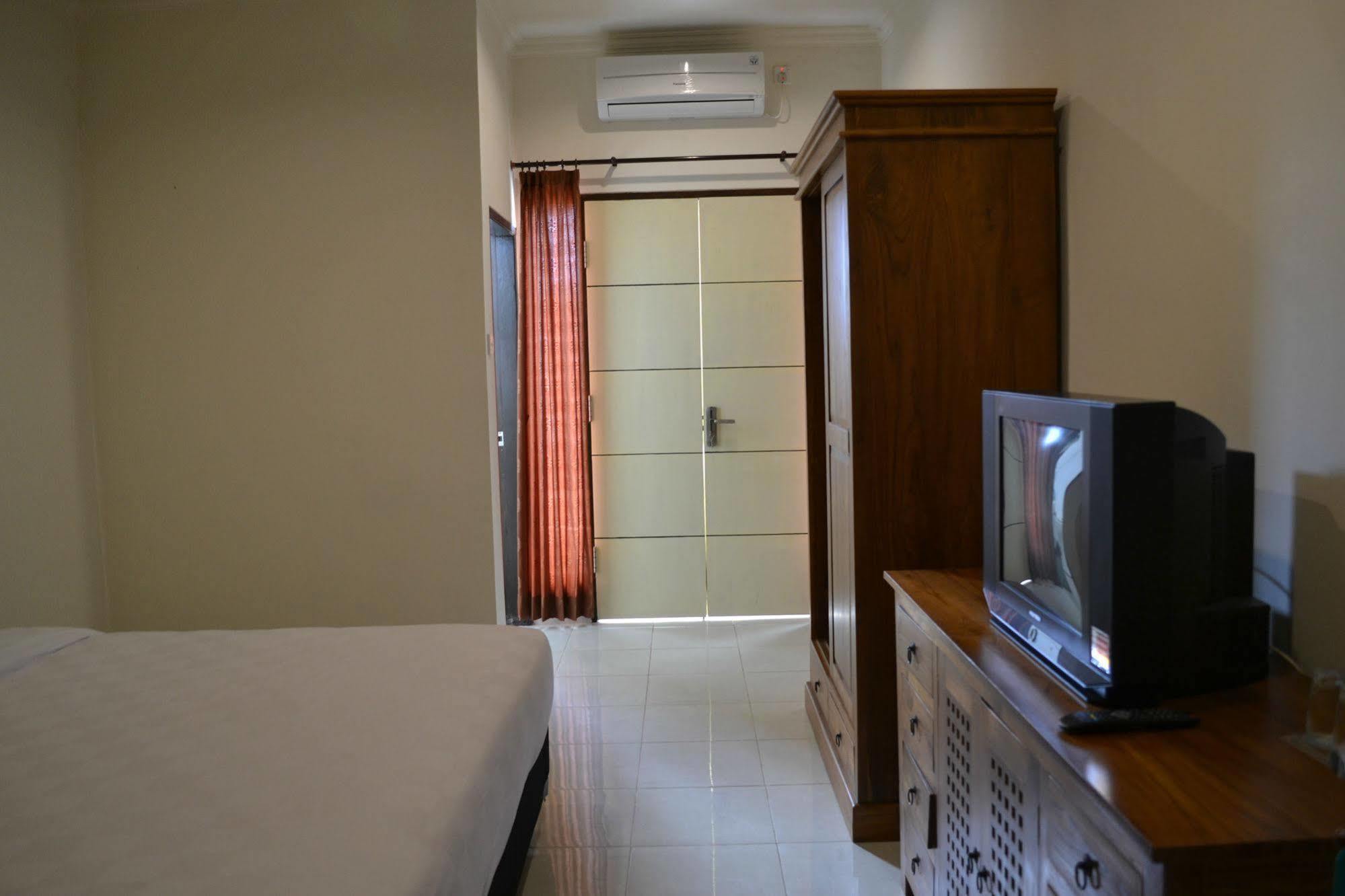 Ivanka Airport Inn Kuta Lombok Zewnętrze zdjęcie