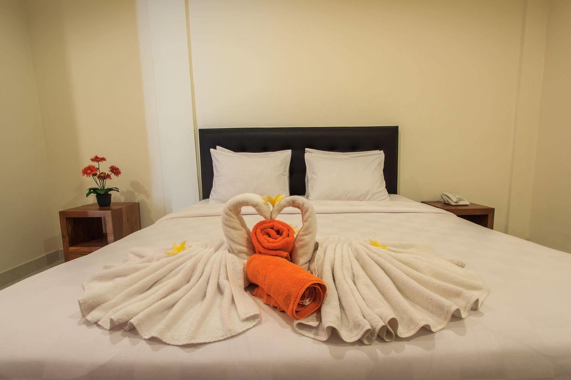 Ivanka Airport Inn Kuta Lombok Zewnętrze zdjęcie